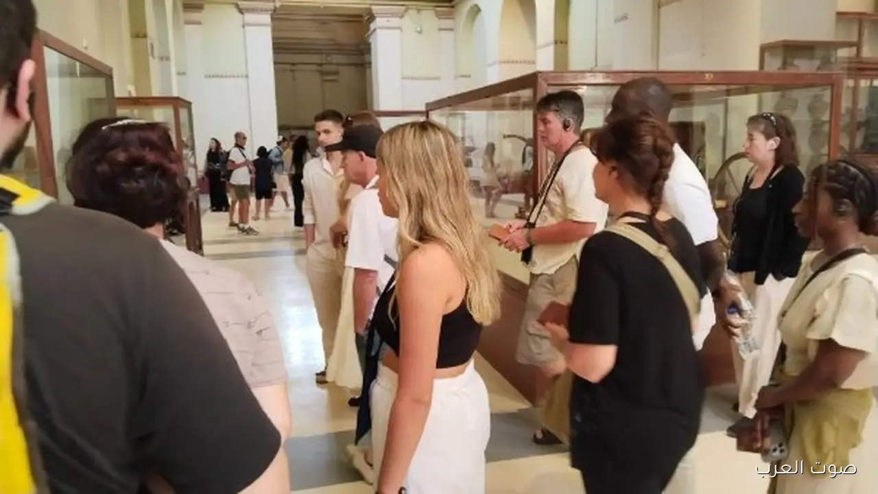 1762937916 زوار كتير بيجوا المتحف المصري بالتحرير صور