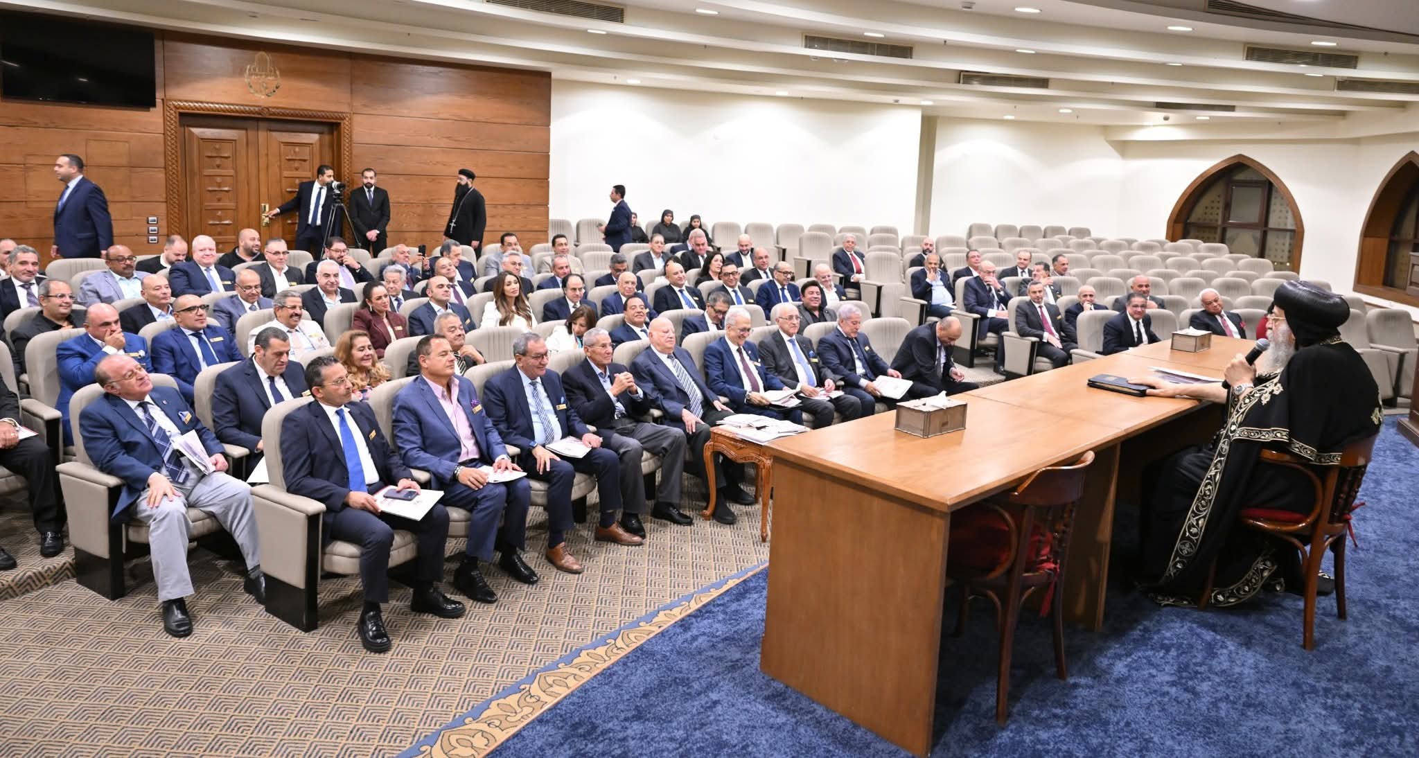 1762961423 479 أول لقاء لتقوية التواصل بين الكنيسة ورجال الأعمال من أبنائها