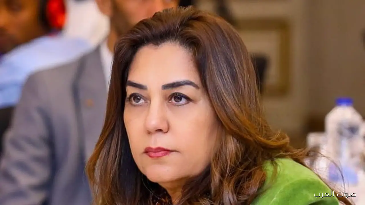 1762968700 منال عوض بدأنا نزرع 970 شجرة متنوعة في طرق ومحاور