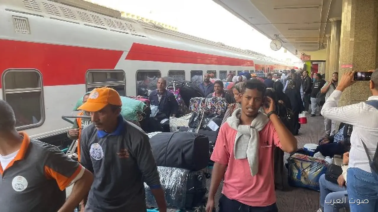 1762969399 السكة الحديد تشغل الرحلة الثانية والثلاثين ضمن مشروع العودة الطوعية