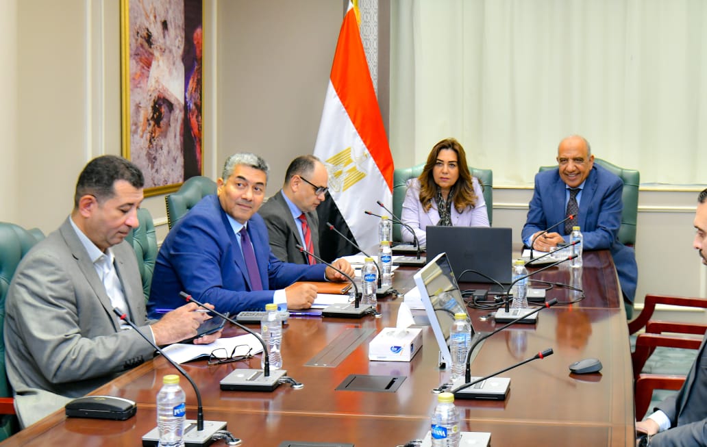 1763021362 912 الكهرباء والبيئة بيتكلموا عن التعاون في الطاقات المتجددة والموارد الطبيعية