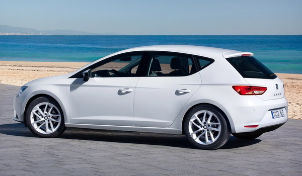 سيات ليون هاتشباك بـ 800 ألف جنيه | مواصفاتها وصورها 4 1763021789 13 سيات ليون هاتشباك بـ 800 ألف جنيه مواصفاتها وصورها