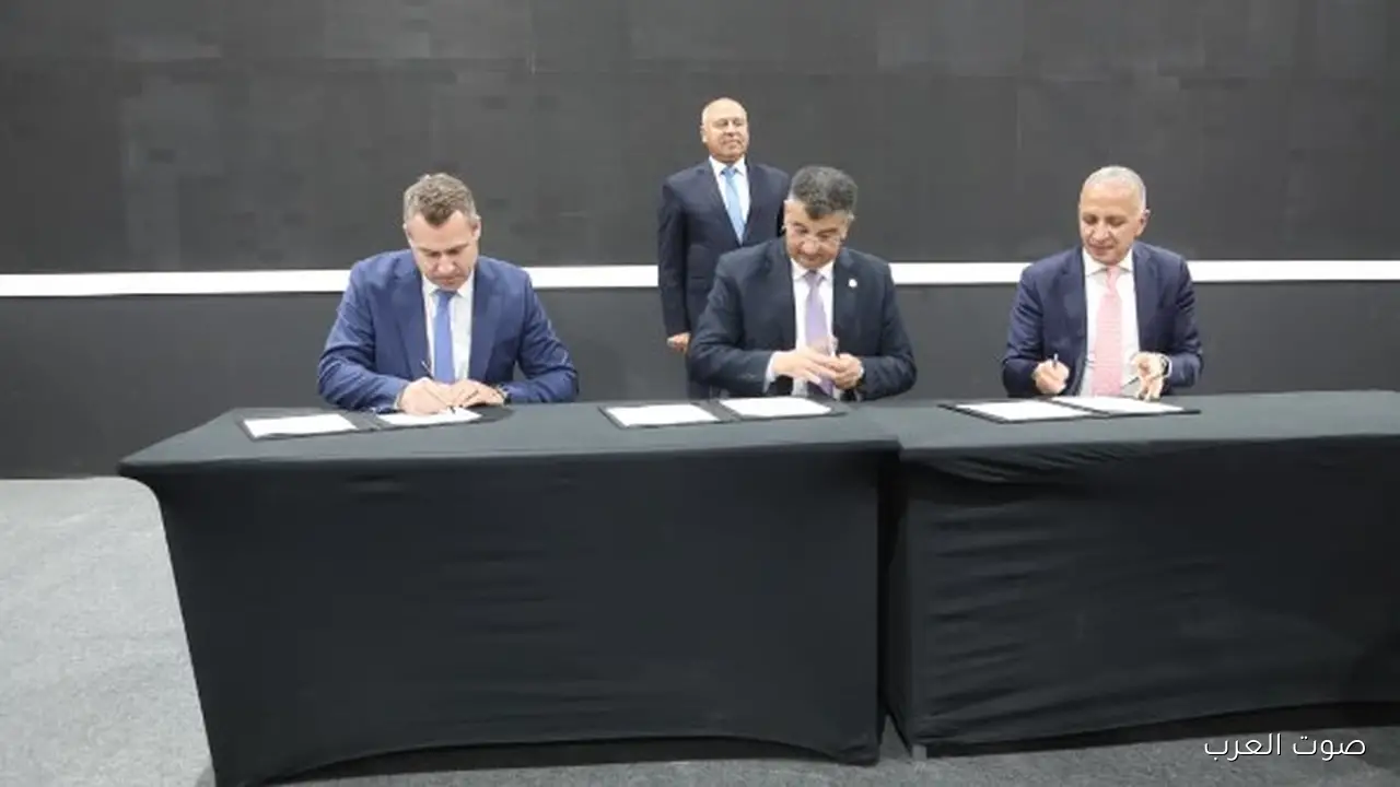 1763023696 النقل بتوقع عقد لإدارة وتشغيل شبكة القطار الكهربائي السريع مع