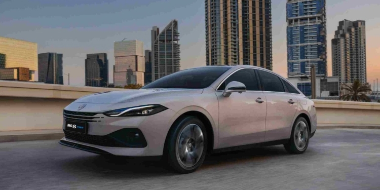 1763046228 540 إم جي 8 PHEV السيدان بتظهر لأول مرة