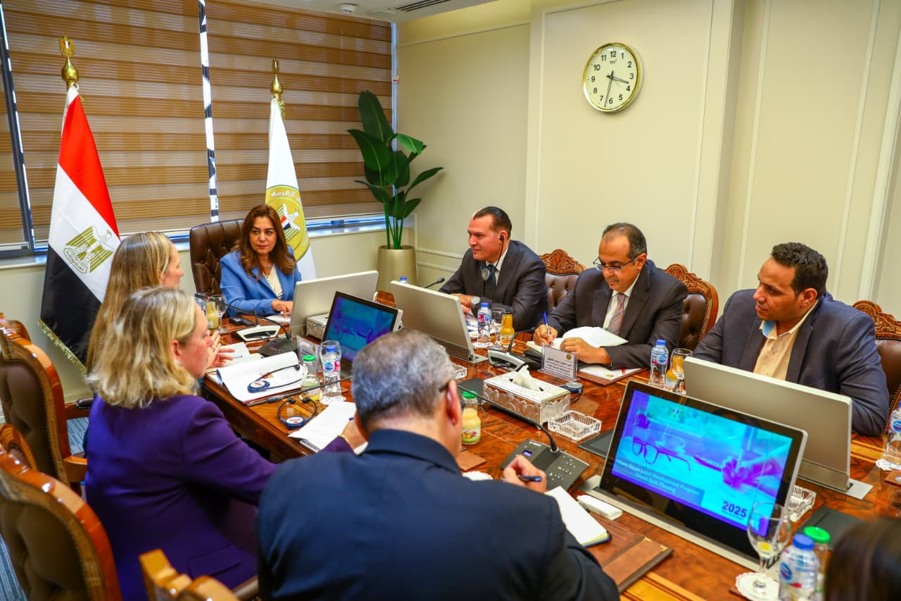 1763122839 799 التنمية المحلية تنفيذ 5900 مشروع لتحسين الطرق والبنية التحتية والخدمات