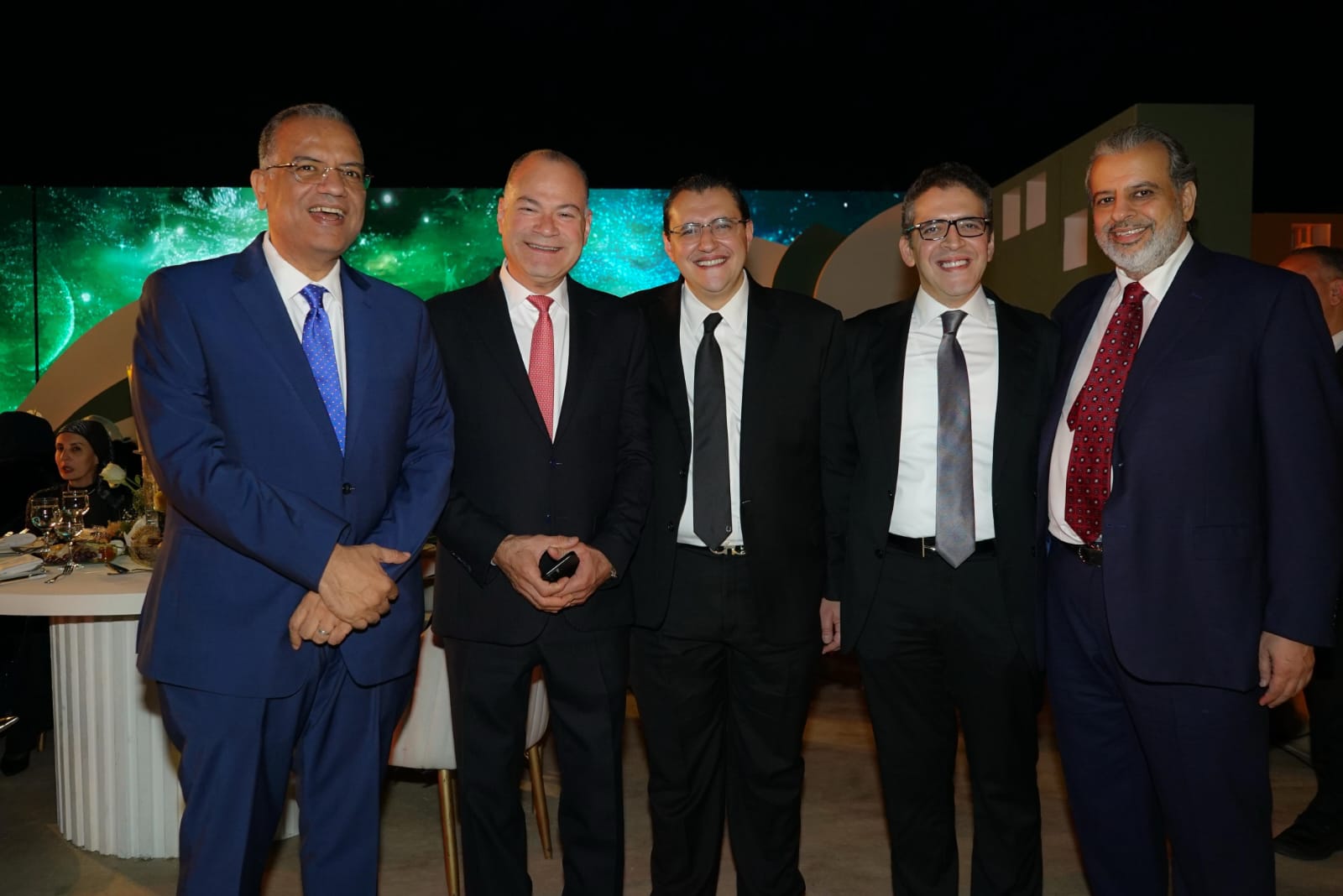 1763168847 635 نجوم الفن والإعلام يحتفلوا مع خيري رمضان بزفاف ابنه عمر