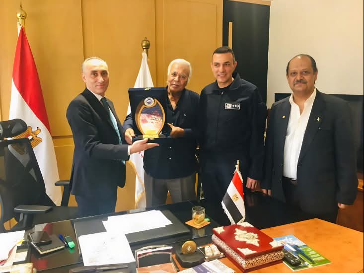 1763207533 229 رئيس اتحاد المظلات والرياضات الجوية يزور وزارة الشباب ويكشف عن