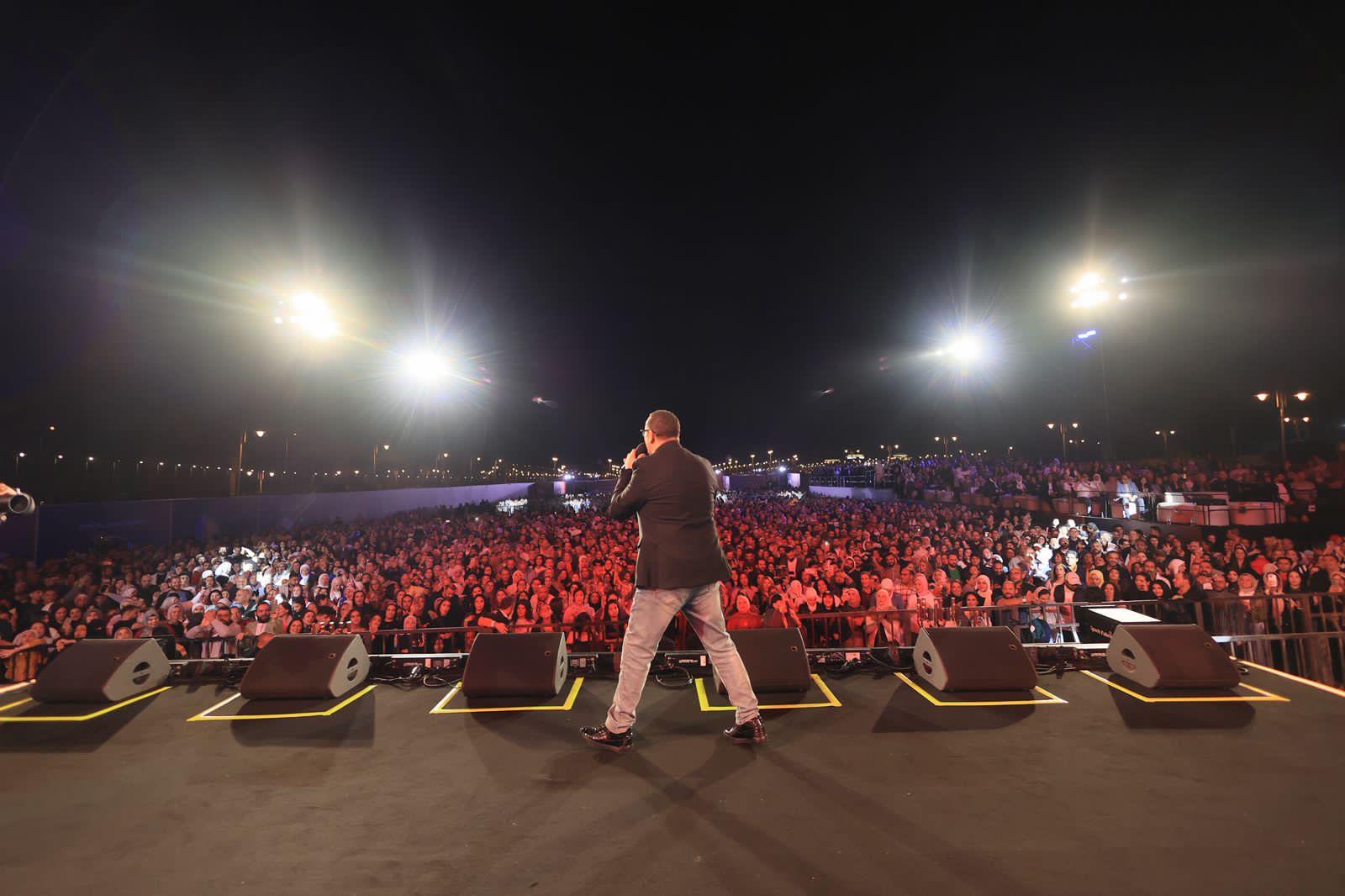 1763227661 754 فؤش وحميد وإيهاب وهشام يشعلوا شتاء مدينتي بحضور جماهيري كبير