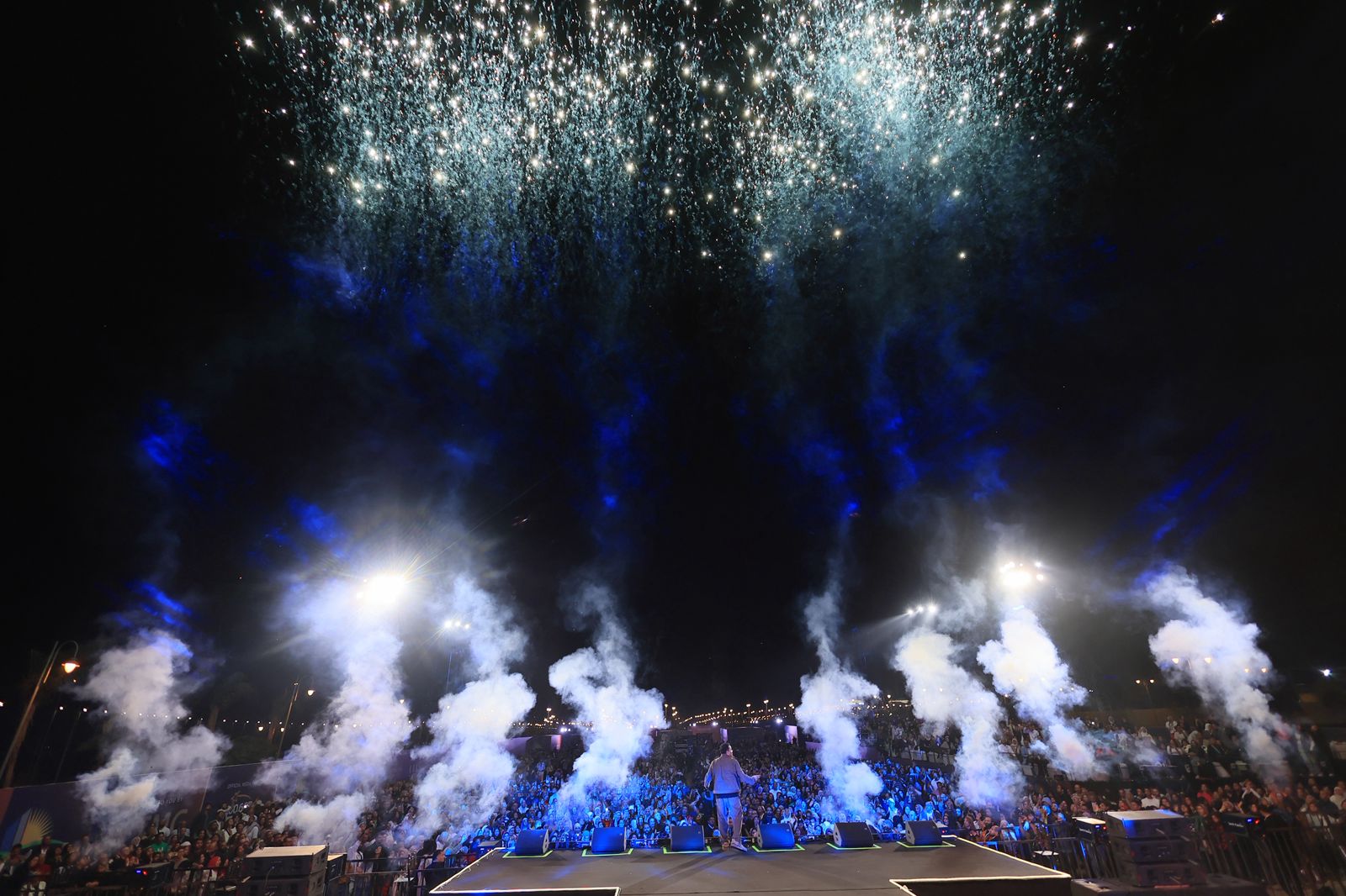 1763227662 103 فؤش وحميد وإيهاب وهشام يشعلوا شتاء مدينتي بحضور جماهيري كبير