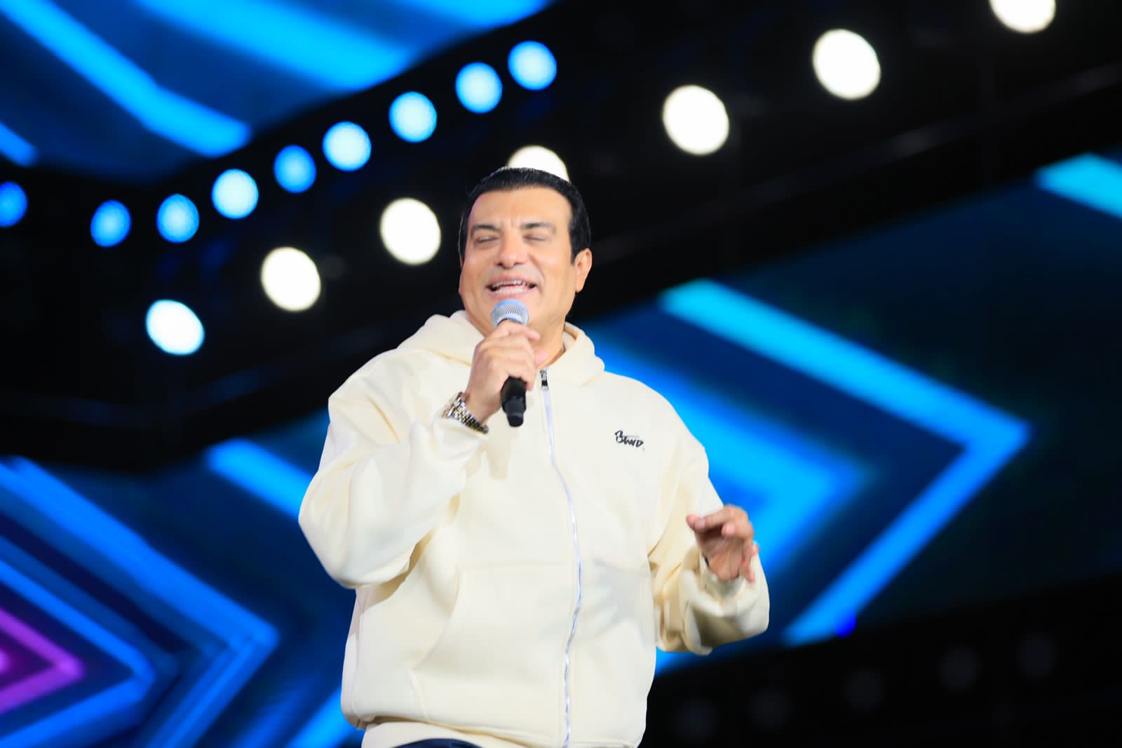 1763227662 747 فؤش وحميد وإيهاب وهشام يشعلوا شتاء مدينتي بحضور جماهيري كبير