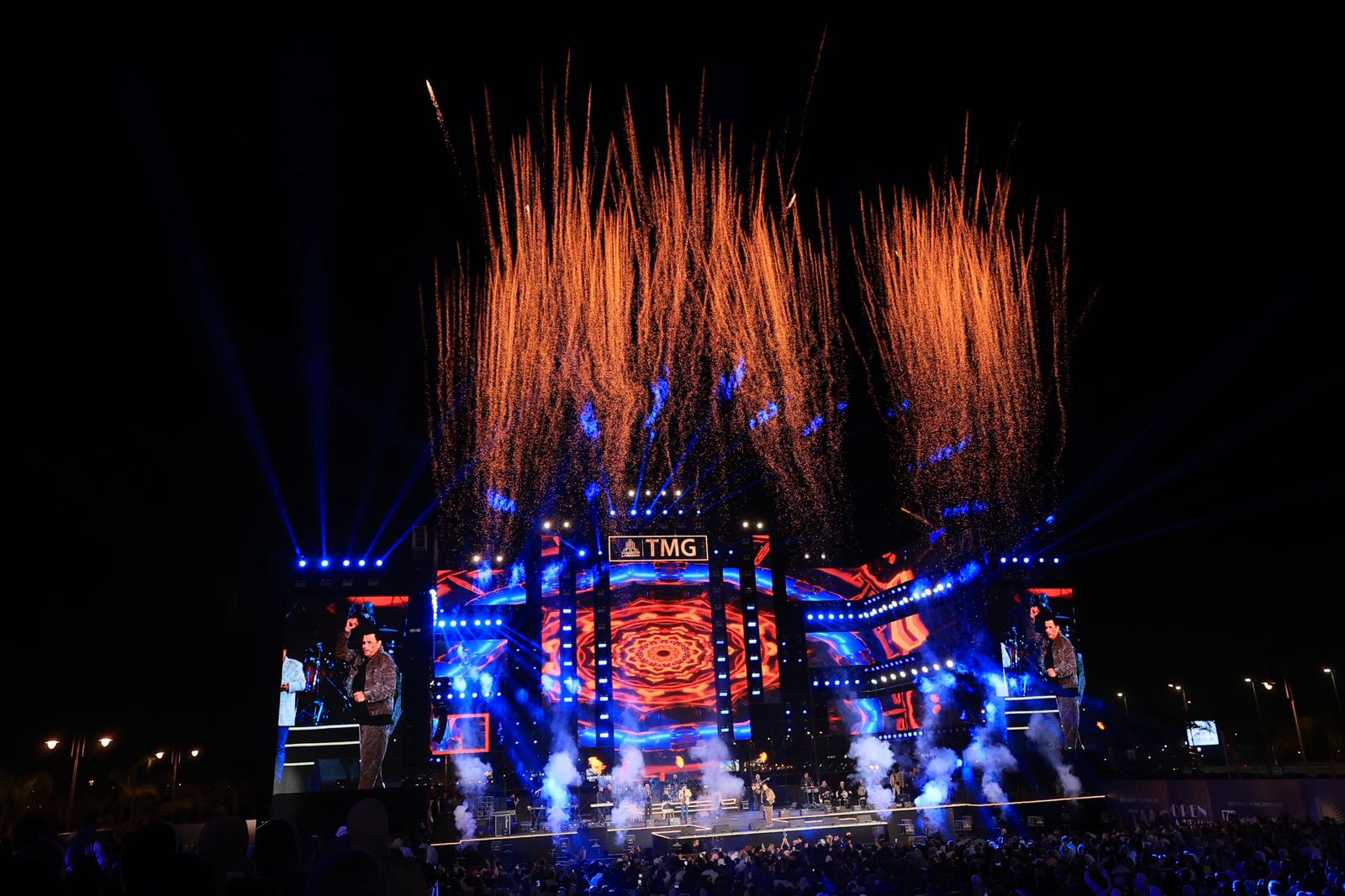 1763227662 844 فؤش وحميد وإيهاب وهشام يشعلوا شتاء مدينتي بحضور جماهيري كبير