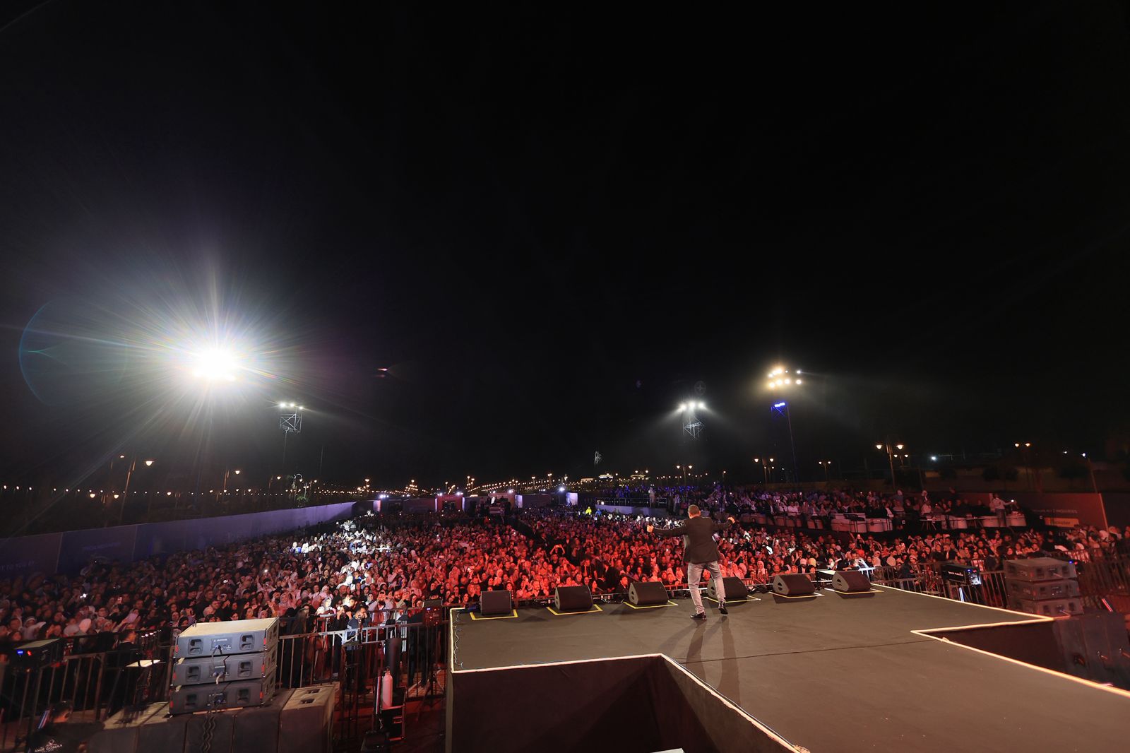 1763227662 875 فؤش وحميد وإيهاب وهشام يشعلوا شتاء مدينتي بحضور جماهيري كبير