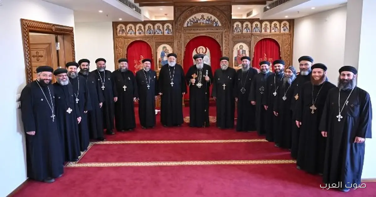لقاء ودّي بين البابا تواضروس وكهنة الأرشيديوسس في المقر البابوي