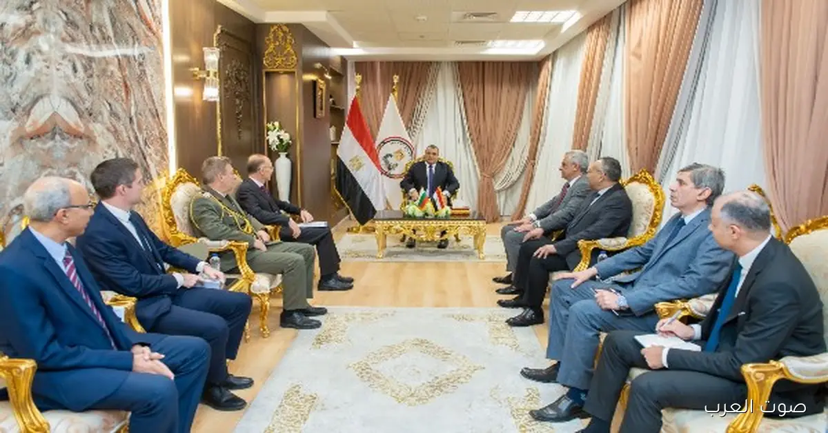 قبل بداية EDEX 2025.. وزير الإنتاج الحربي يتناقش مع سفير بلغاريا في التعاون الدفاعي 2 قبل بداية EDEX 2025.. وزير الإنتاج الحربي يتناقش مع سفير بلغاريا في التعاون الدفاعي
