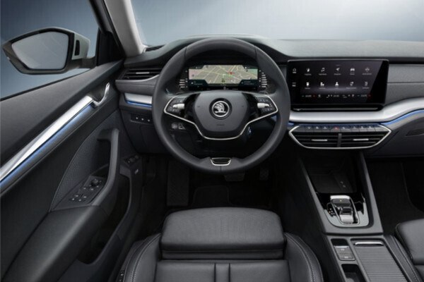 أنت مع مين.. أودي A3 ولا سكودا أوكتافيا A8 موديل 2026؟ 6 1763300069 323 أنت مع مين أودي A3 ولا سكودا أوكتافيا A8 موديل