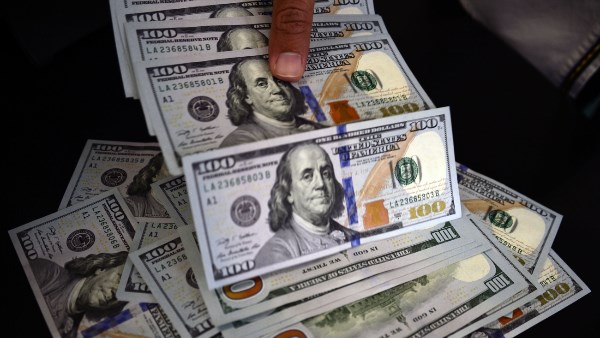 سعر الدولار اليوم