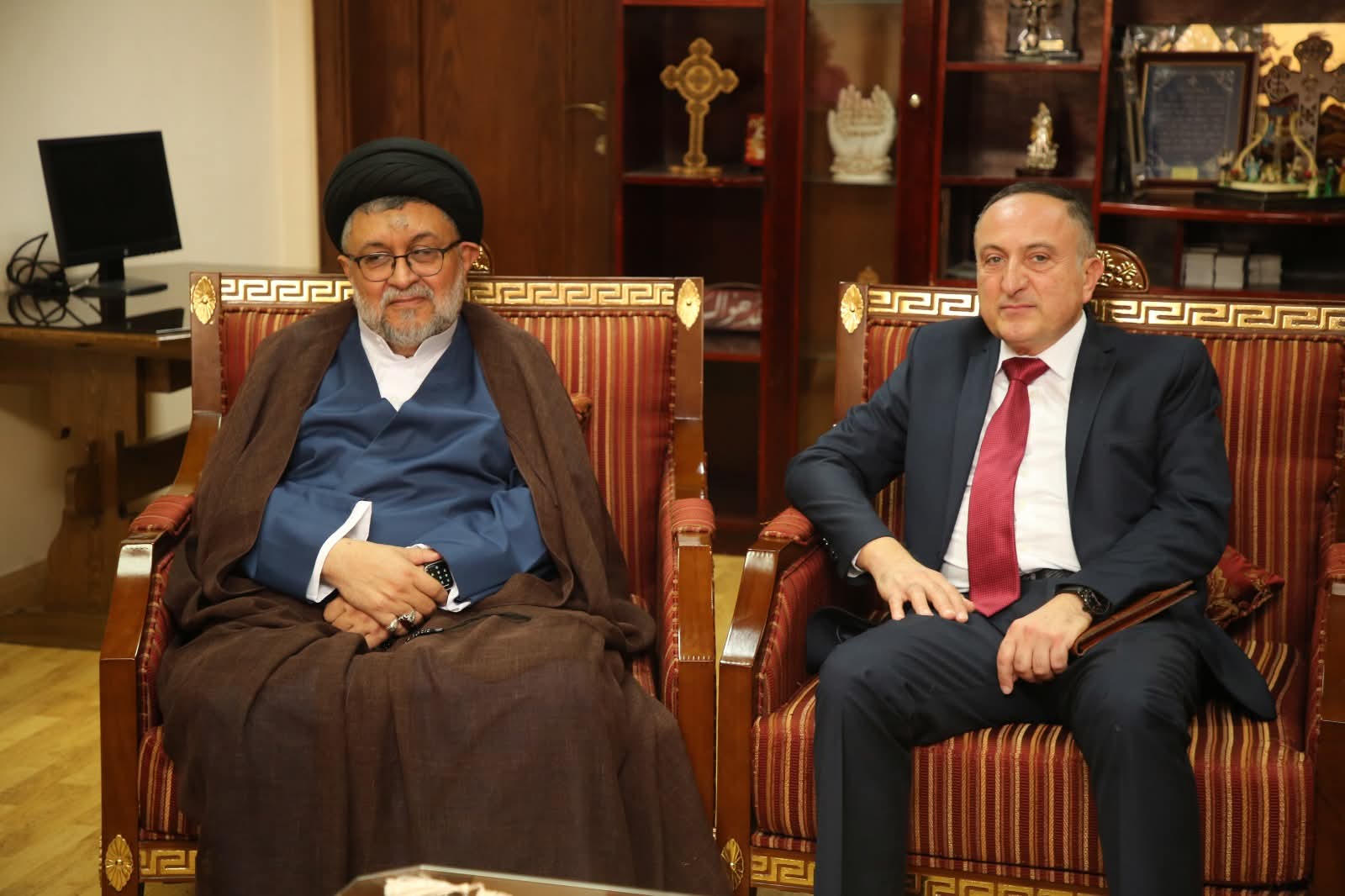 1763391343 195 بتكليف من البابا الأنبا إرميا يستقبل أعضاء لجنة العلاقات المسيحية
