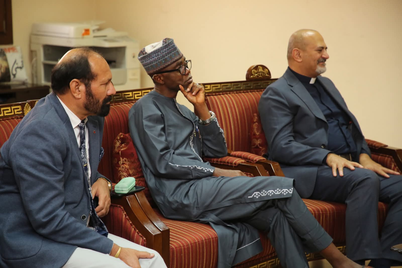 1763391343 450 بتكليف من البابا الأنبا إرميا يستقبل أعضاء لجنة العلاقات المسيحية