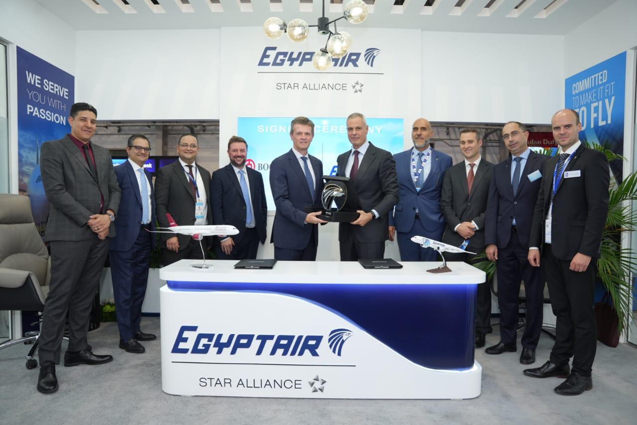 1763556642 326 مصر للطيران توقع اتفاقية لبيع واستئجار 3 طائرات أيرباص A350 900