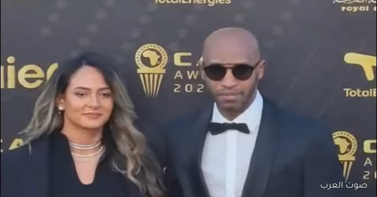 شيكابالا يوصل حفل جوائز أحسن لاعبين في أفريقيا مع مراته