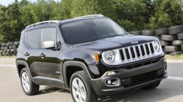 1763626346 جيب رينيجيد 4×4 بسعر 700 ألف جنيه مواصفاته وصوره