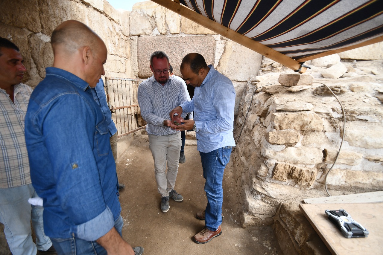 1763638358 49 اكتشاف 225 تمثال أوشابتي للملك شوشنق الثالث في منطقة صان