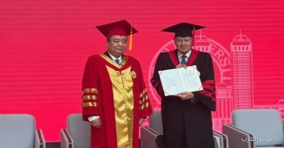 لحظة تاريخية.. أحمد أبو الغيط يتسلم الدكتوراه الفخرية من جامعة فودان الصينية