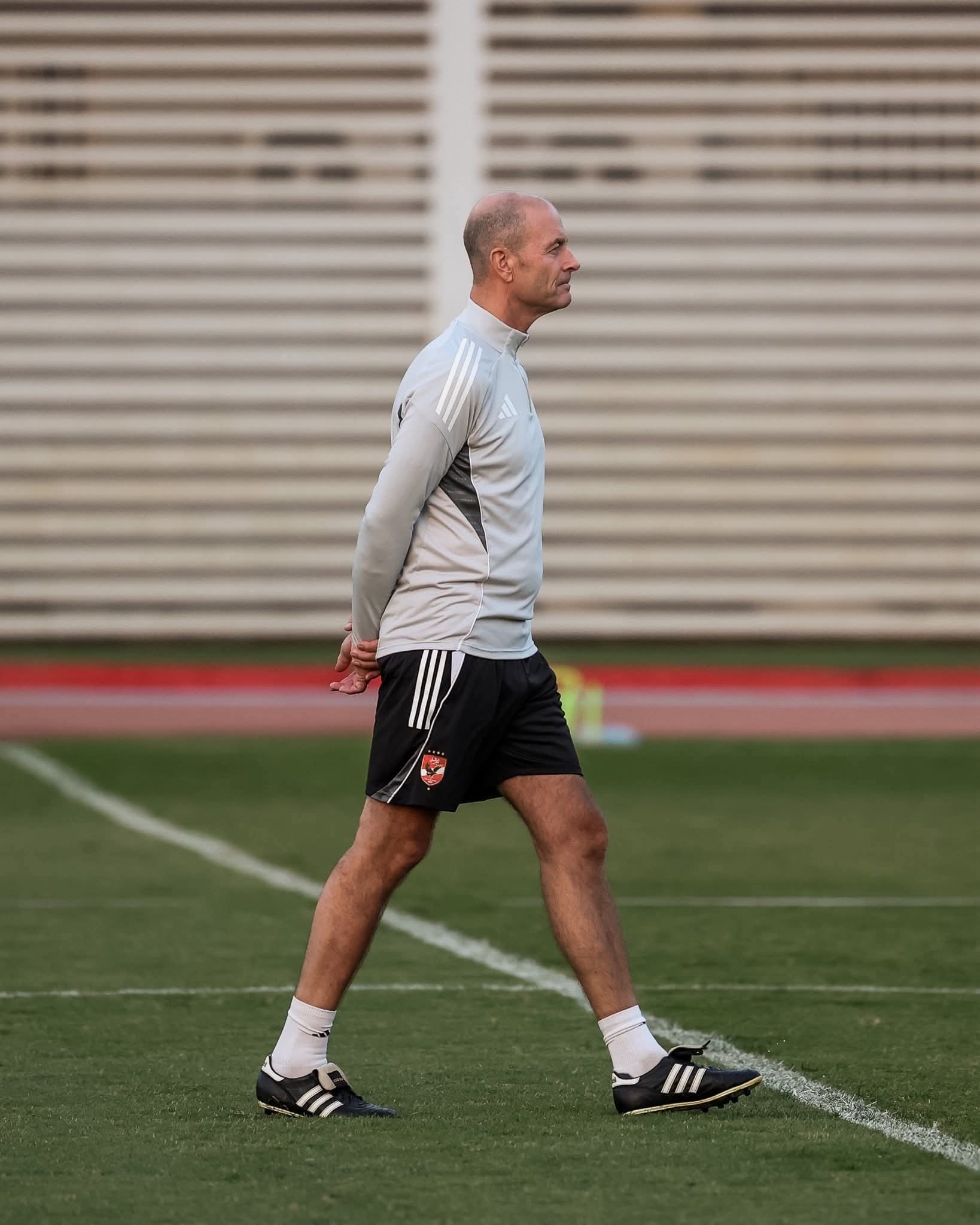 1763664861 490 اتفرج على لقطات من تمرين الأهلي قبل مواجهة شبيبة القبائل