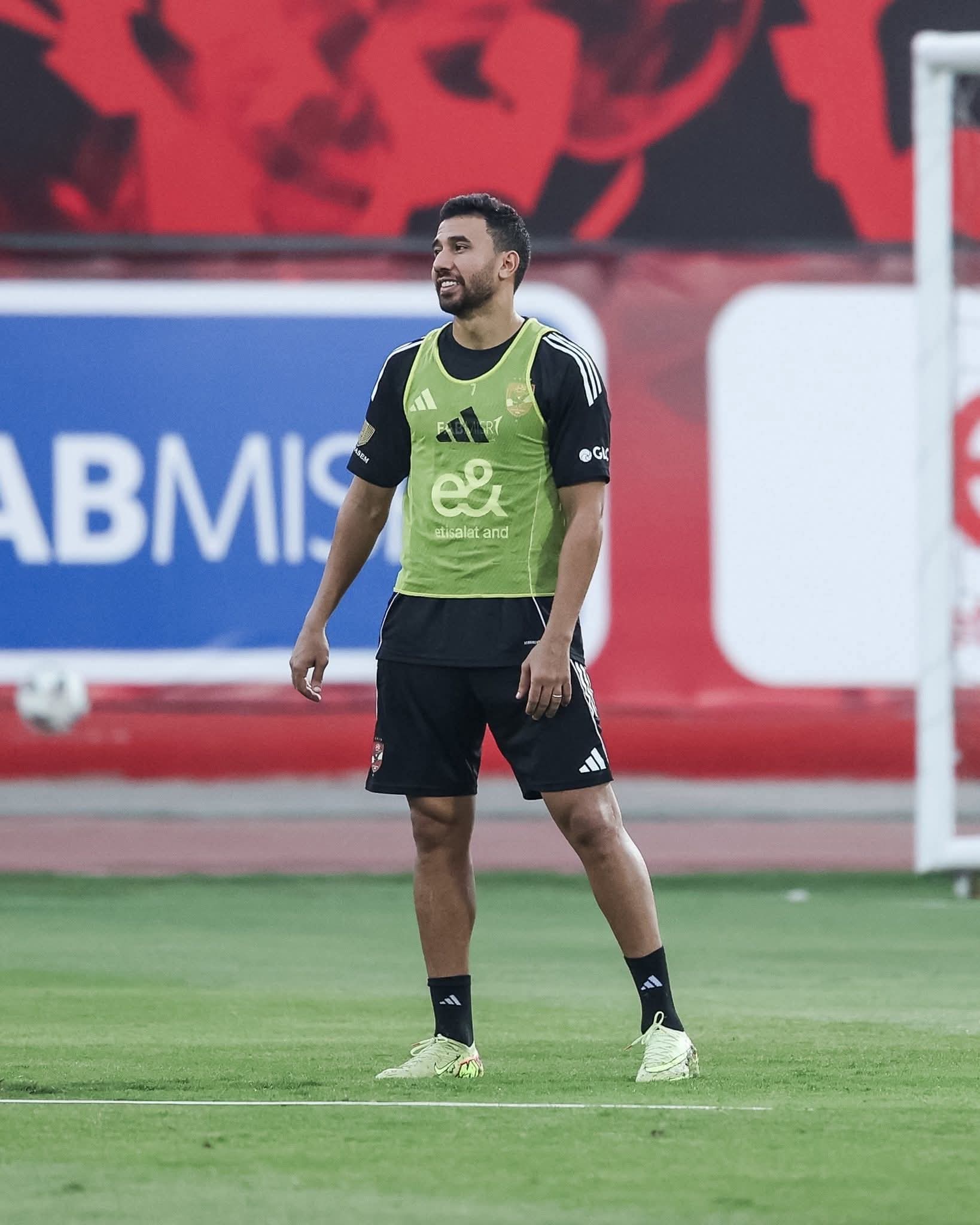 1763664861 607 اتفرج على لقطات من تمرين الأهلي قبل مواجهة شبيبة القبائل