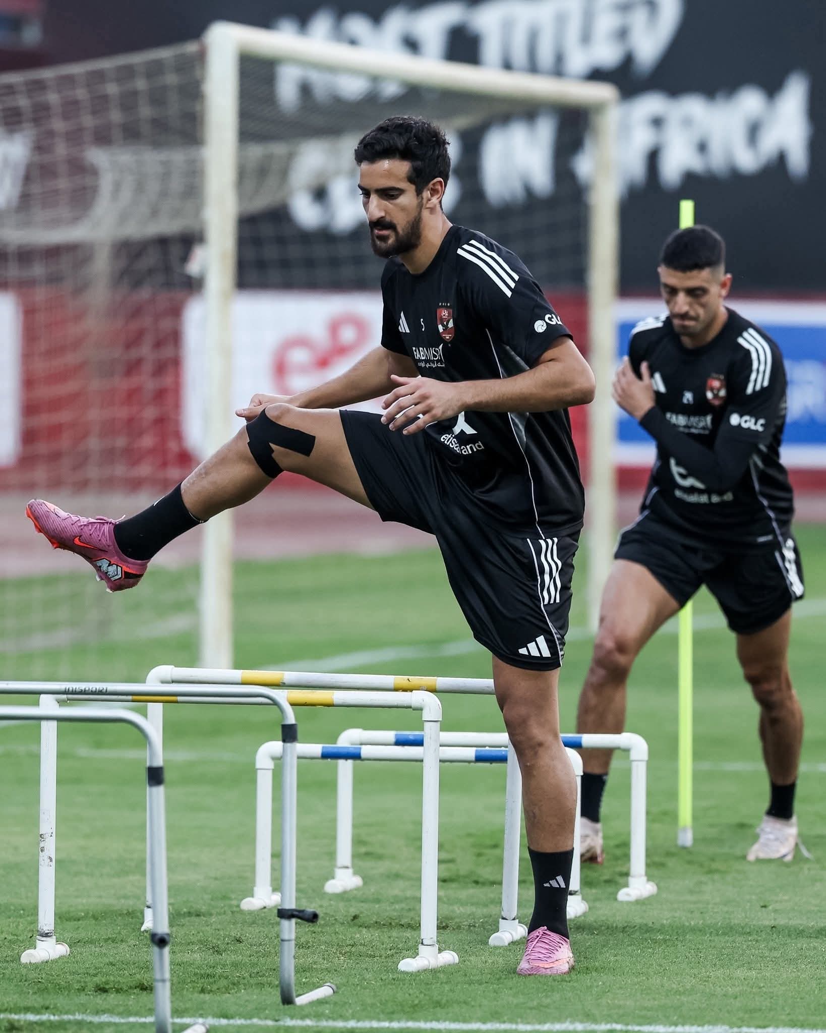 1763664861 760 اتفرج على لقطات من تمرين الأهلي قبل مواجهة شبيبة القبائل