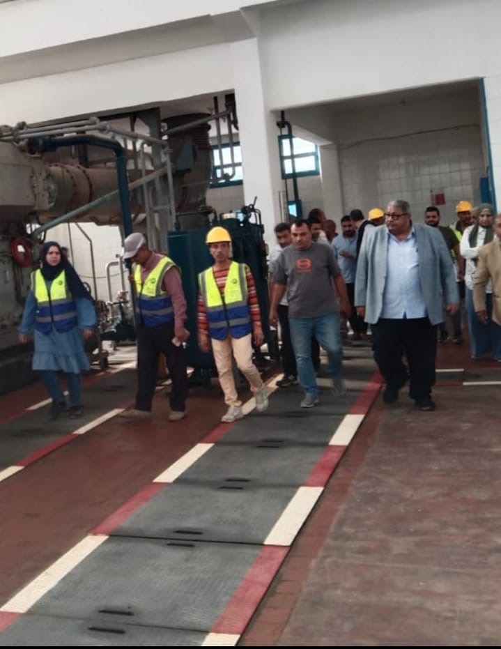 1763727977 831 رئيس صرف صحي القاهرة الكبرى يزور محطتين في شبرا الخيمة