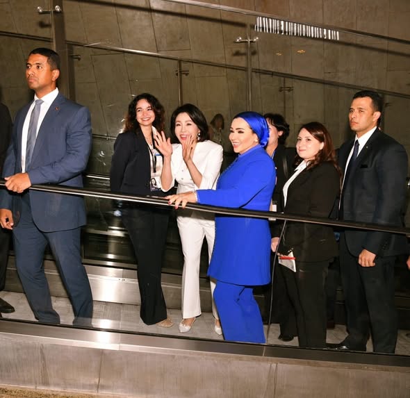 زيارة السيدة كيم هي-كيونج للمتحف المصري