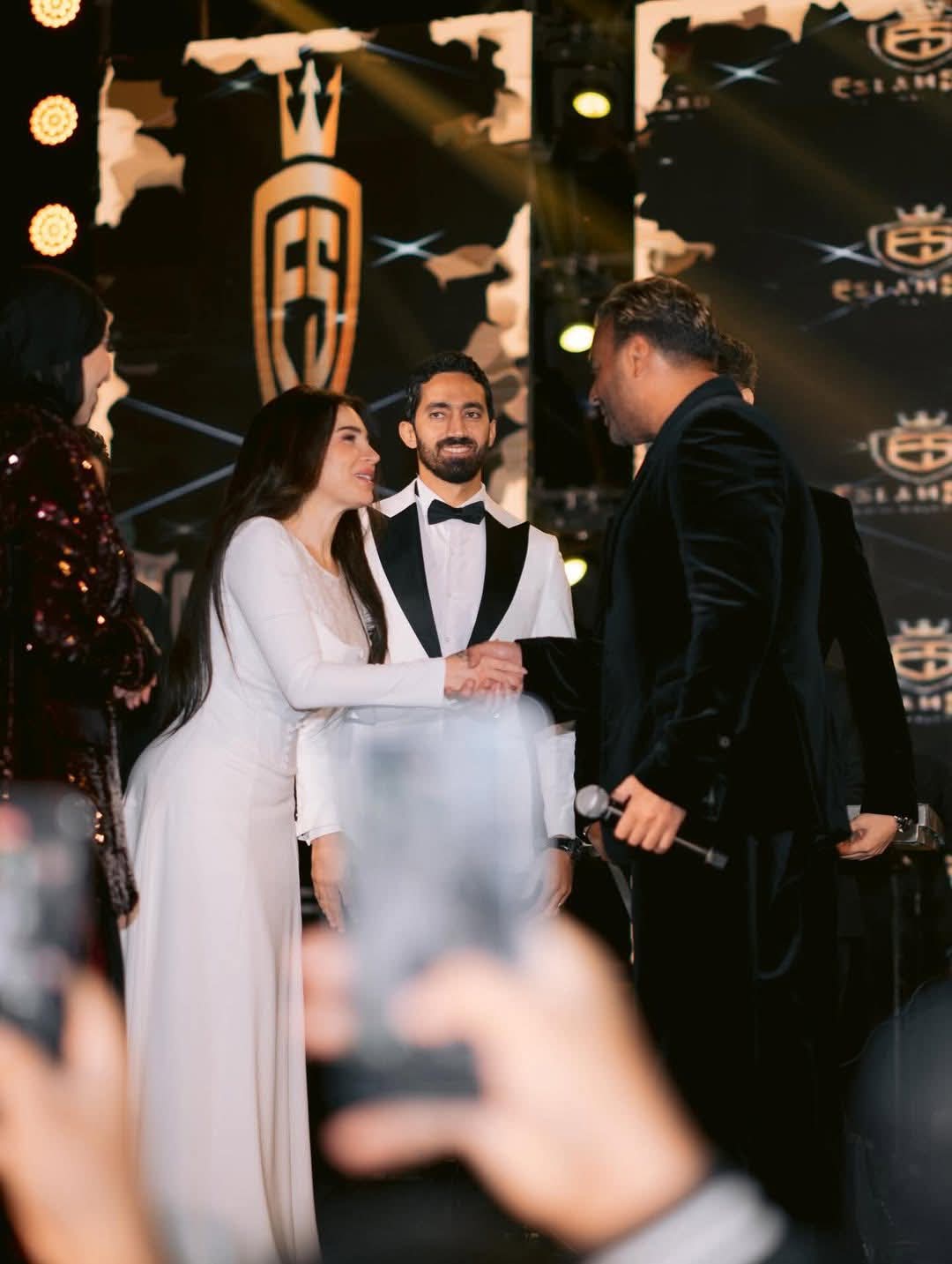 1763771479 515 مي عز الدين بتنشر صور رومانسية مع جوزها شوفوا