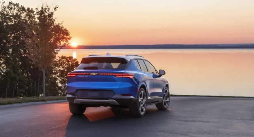 1763780549 515 شيفروليه اكوينوكس EV 2026 تصميم عصري وعرض مميز