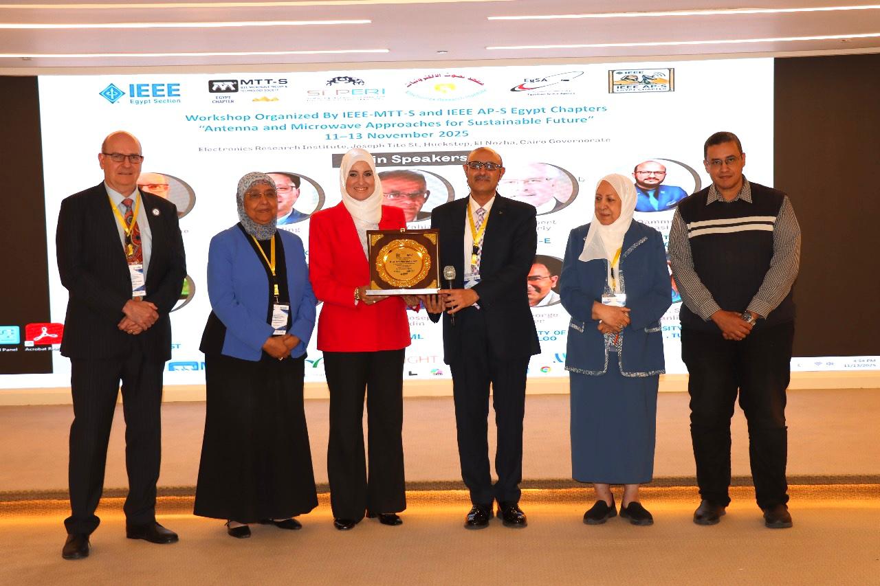 1763815532 309 معهد بحوث الإلكترونيات ينظم ورشة دولية عن الهوائيات والميكروويف