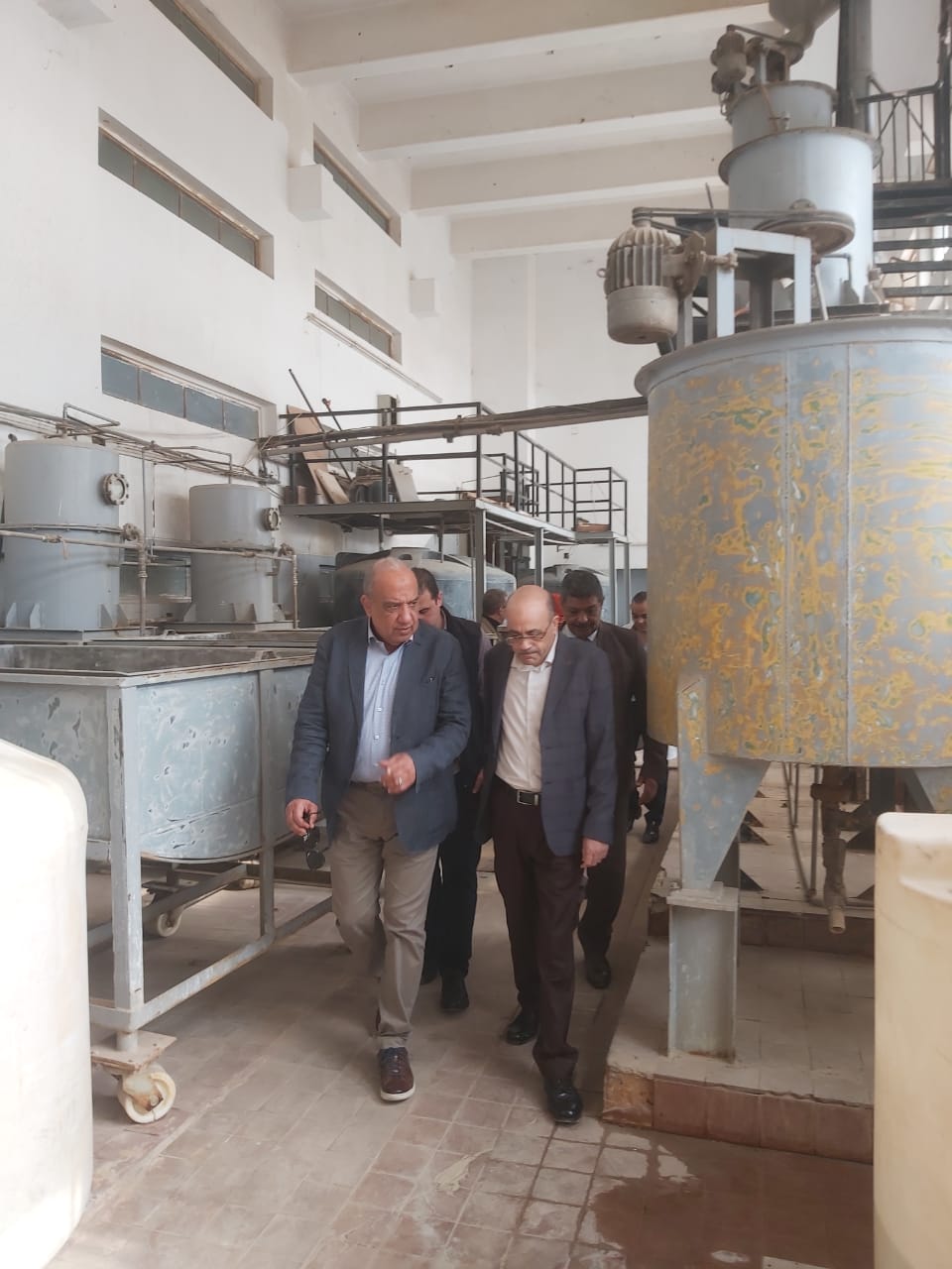 مناقشة مع الخبراء