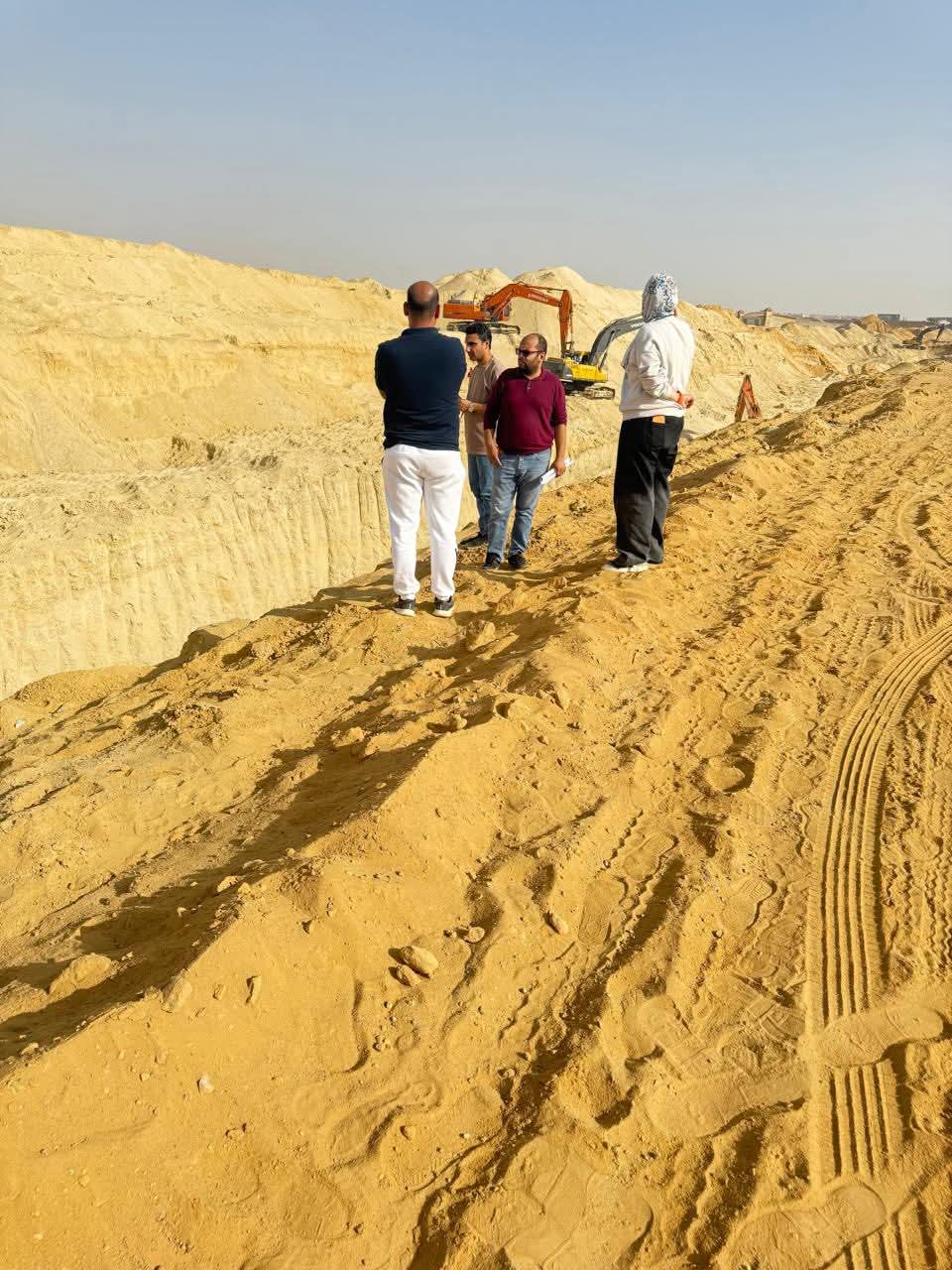 1763906715 52 رئيس جهاز الشيخ زايد تتفقد أعمال المرافق في توسعات المدينة