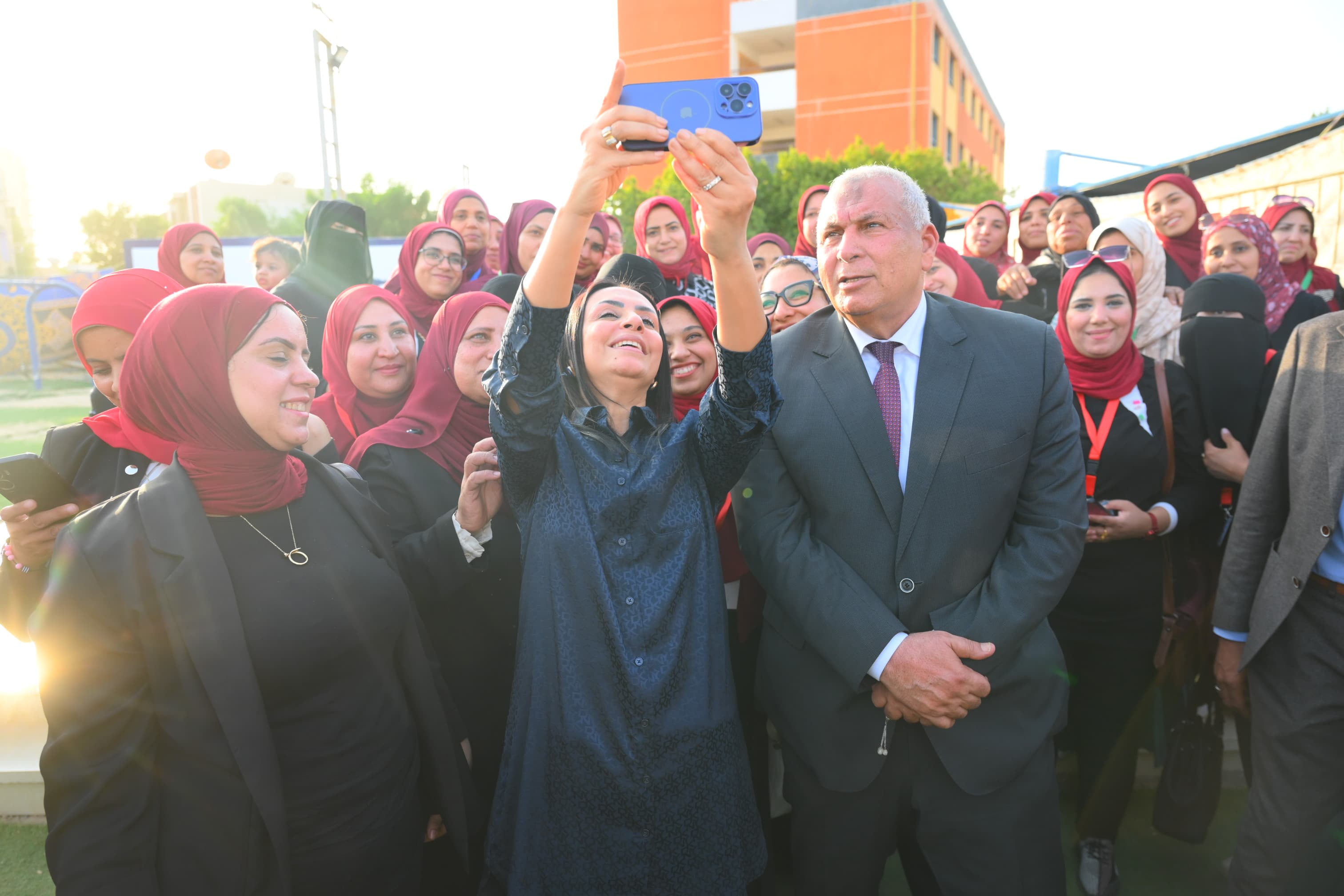 1763920064 186 وزيرة التضامن تقابل الرائدات الاجتماعيات في الوادي الجديد