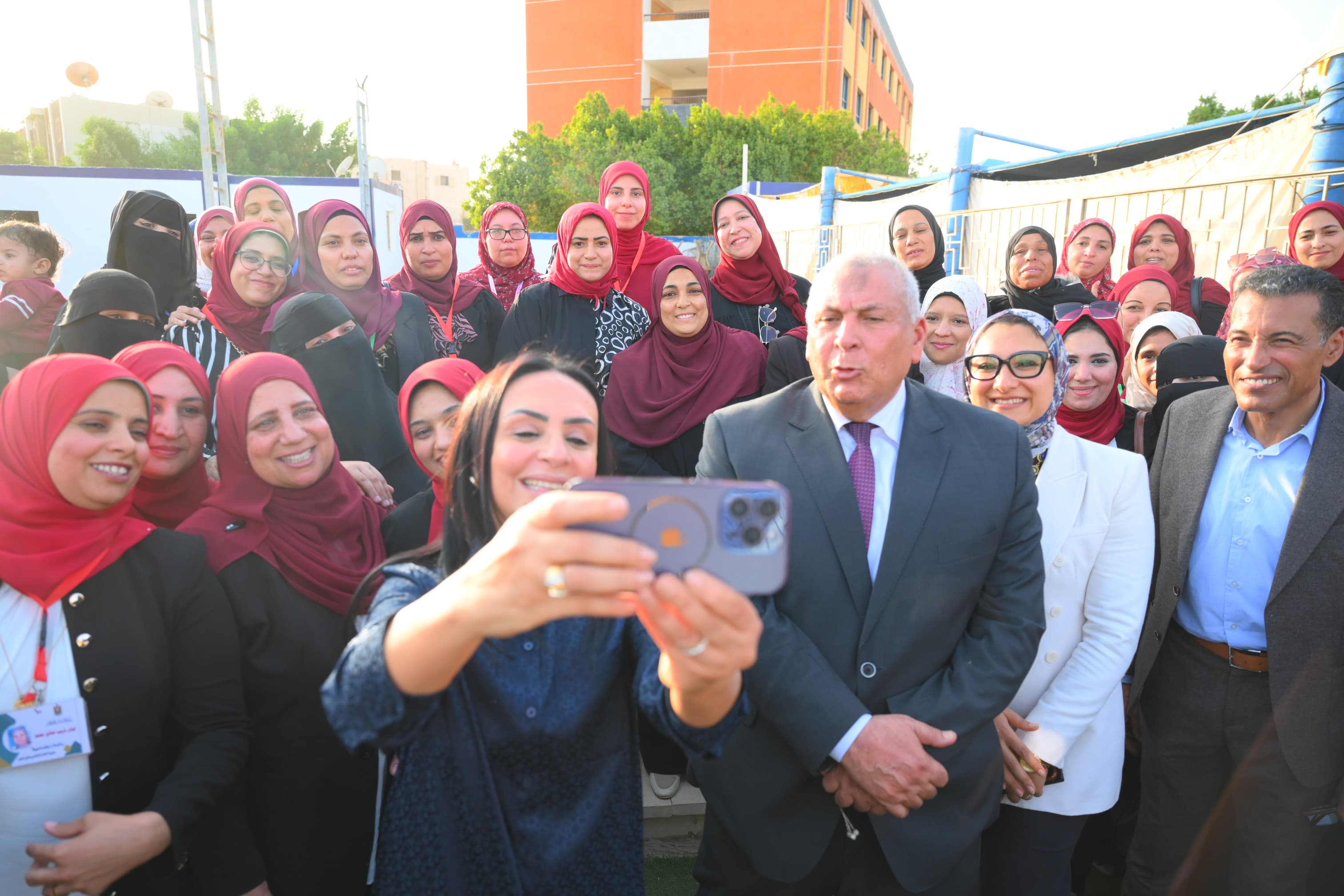 1763920064 761 وزيرة التضامن تقابل الرائدات الاجتماعيات في الوادي الجديد