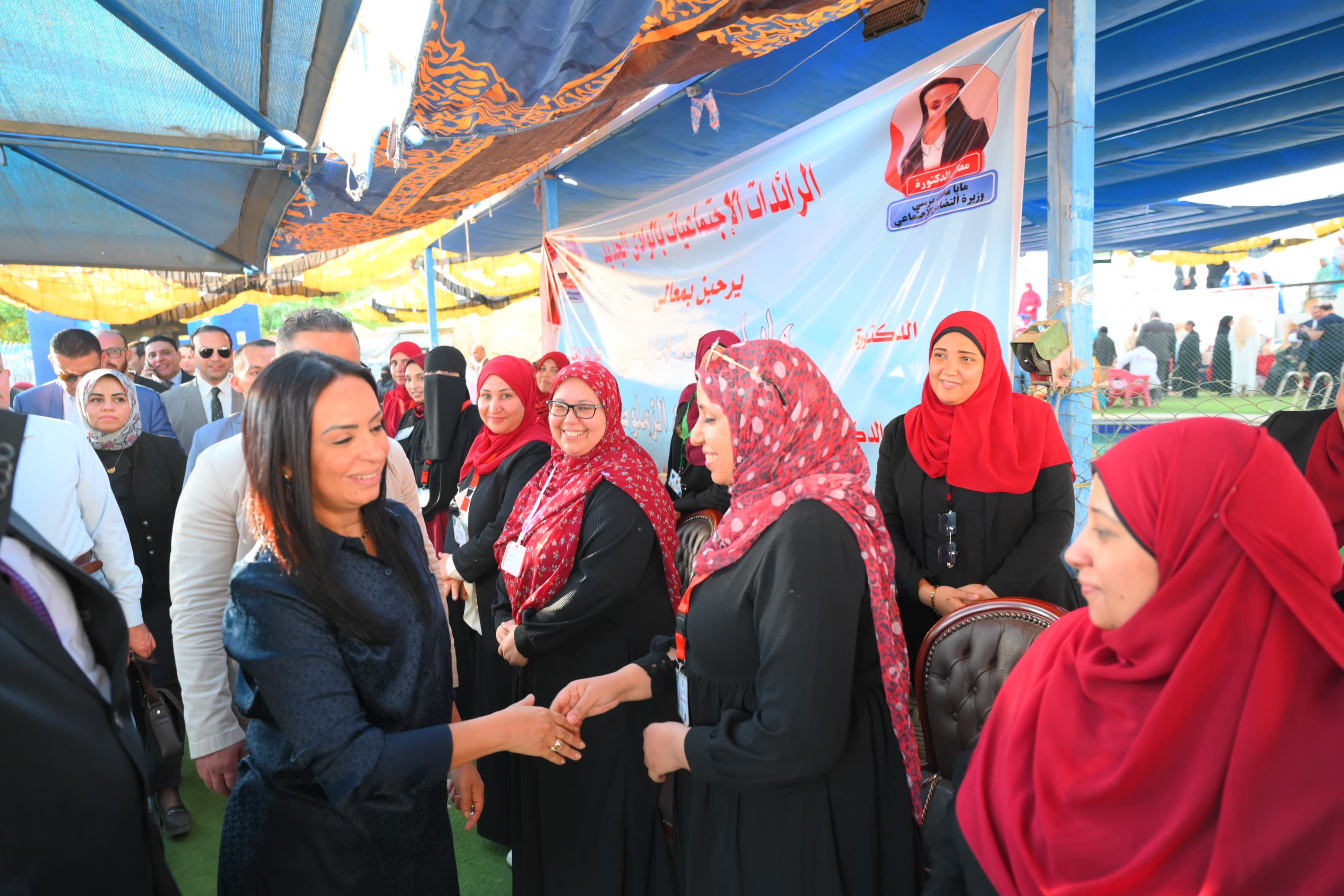 1763920064 914 وزيرة التضامن تقابل الرائدات الاجتماعيات في الوادي الجديد