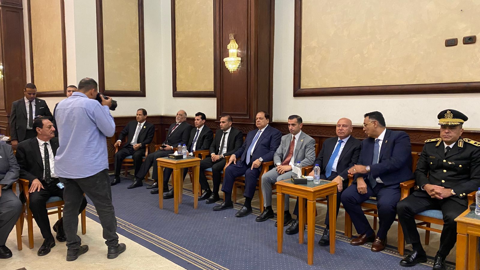 1763921738 946 النائب محمد أبو العينين يعزي وزير التموين في وفاة والدته