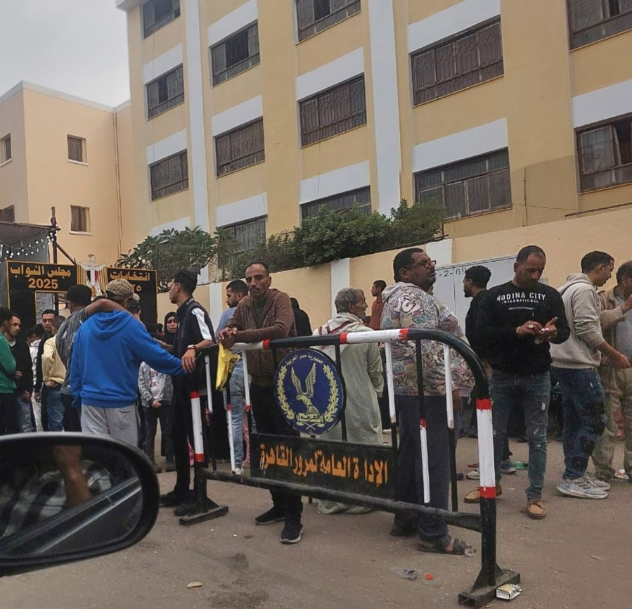 1763973693 103 ازدحام كبير في الساعات الأولى لانتخابات مجلس النواب في مصر