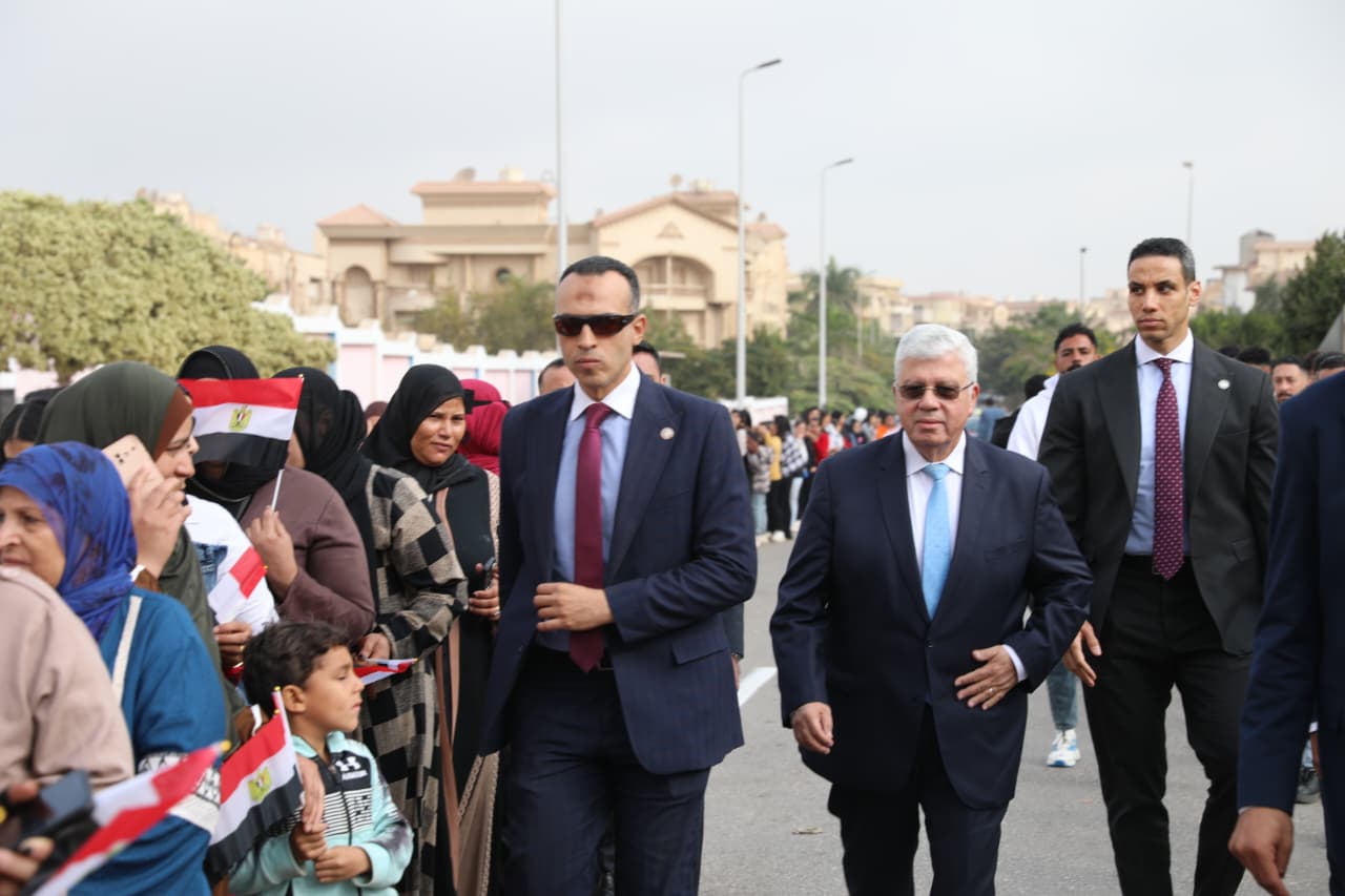 1763975148 384 وزير التعليم العالي يدلي بصوته ويدعو شباب الجامعات للمشاركة الفعّالة