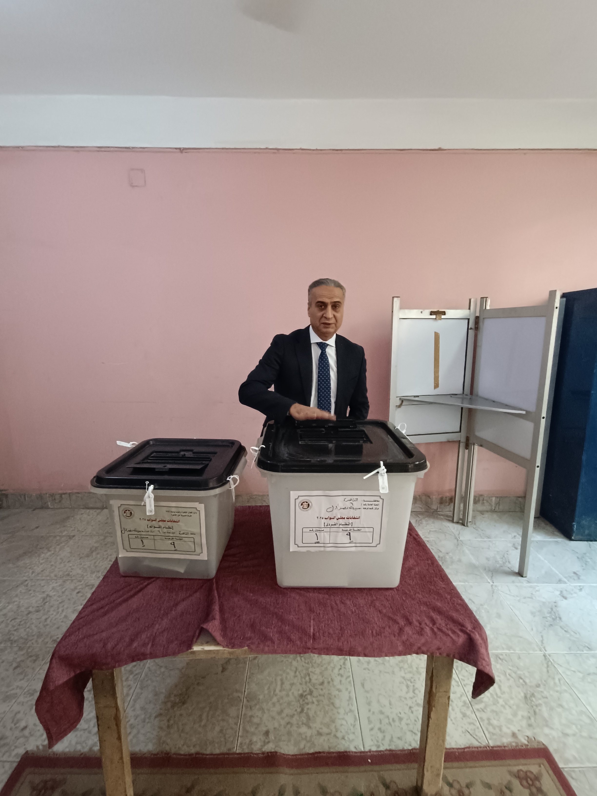 1763975254 396 رئيس جهاز حماية المستهلك يشارك في انتخابات مجلس النواب 2025