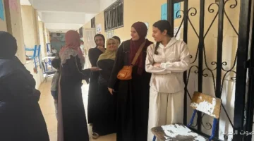 1763976876 طوابير ستات قدام لجان مجمع الملك فهد في مدينة نصر