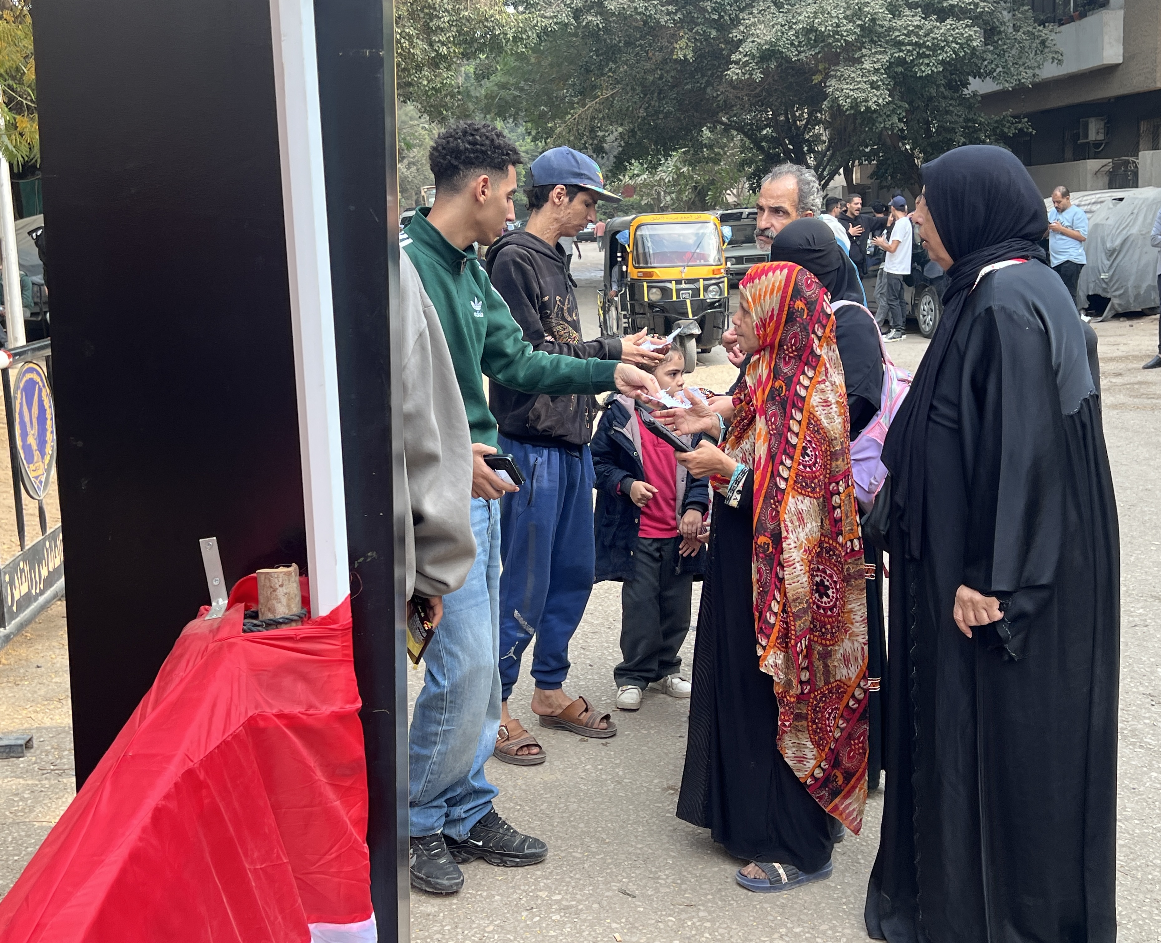 1763982342 749 كبار السن في المعادي بيتوافدوا بشكل كبير على لجان انتخابات