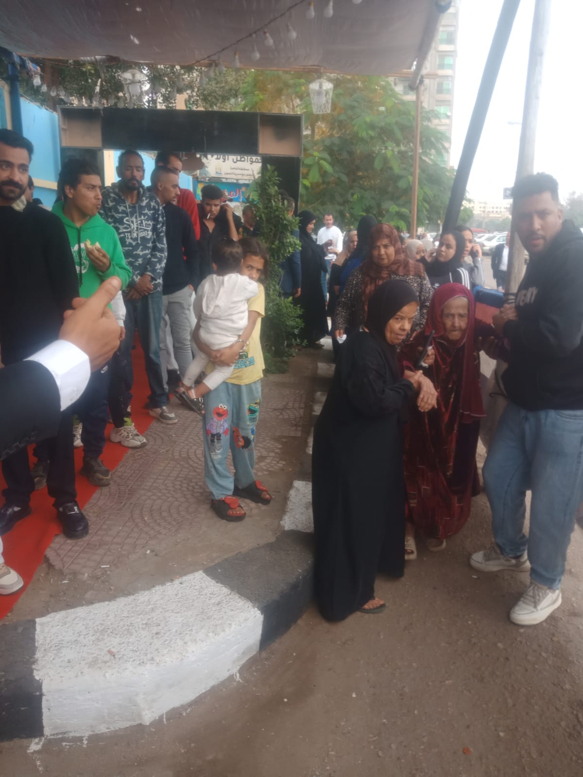 توافد الناخبين على اللجان