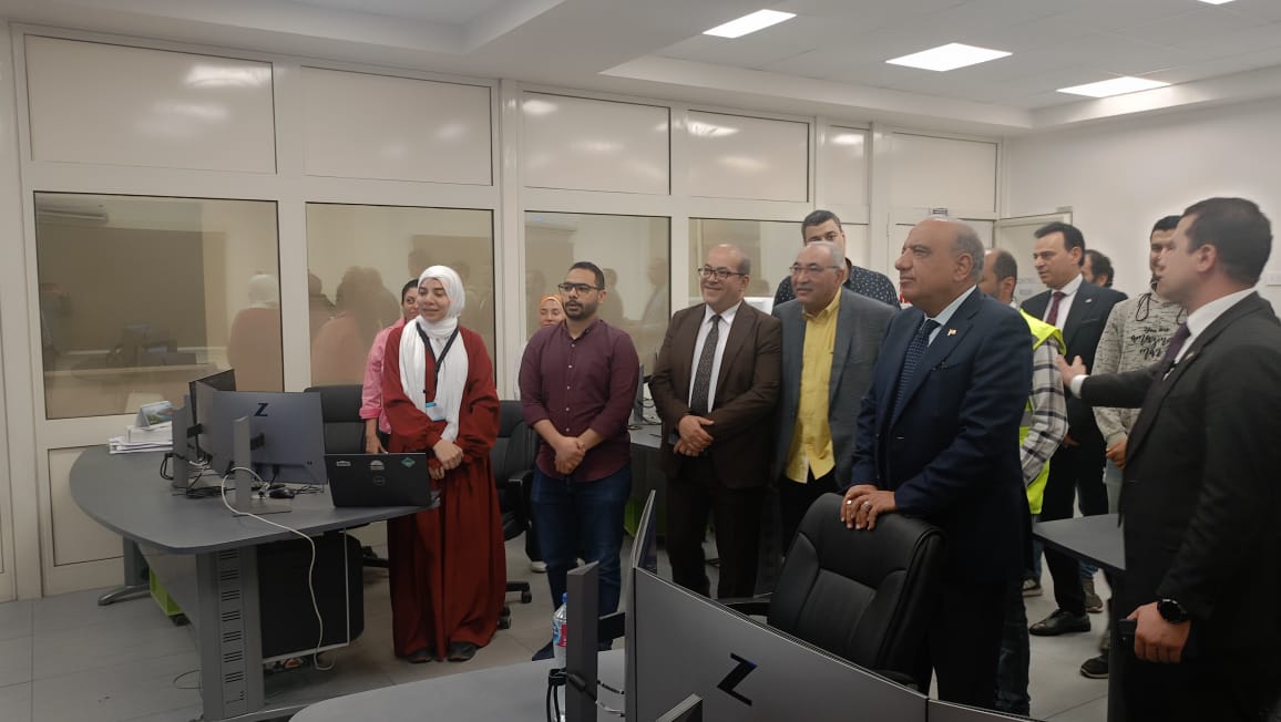 1763992129 356 وزير الكهرباء يزور إدارة شبكات الحلمية في شمال القاهرة صور