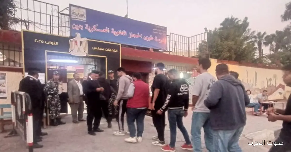 الناس متجهين بكثرة للجنة مدرسة طبري الحجاز الثانوية العسكرية في مصر الجديدة 2 الناس متجهين بكثرة للجنة مدرسة طبري الحجاز الثانوية العسكرية في مصر الجديدة