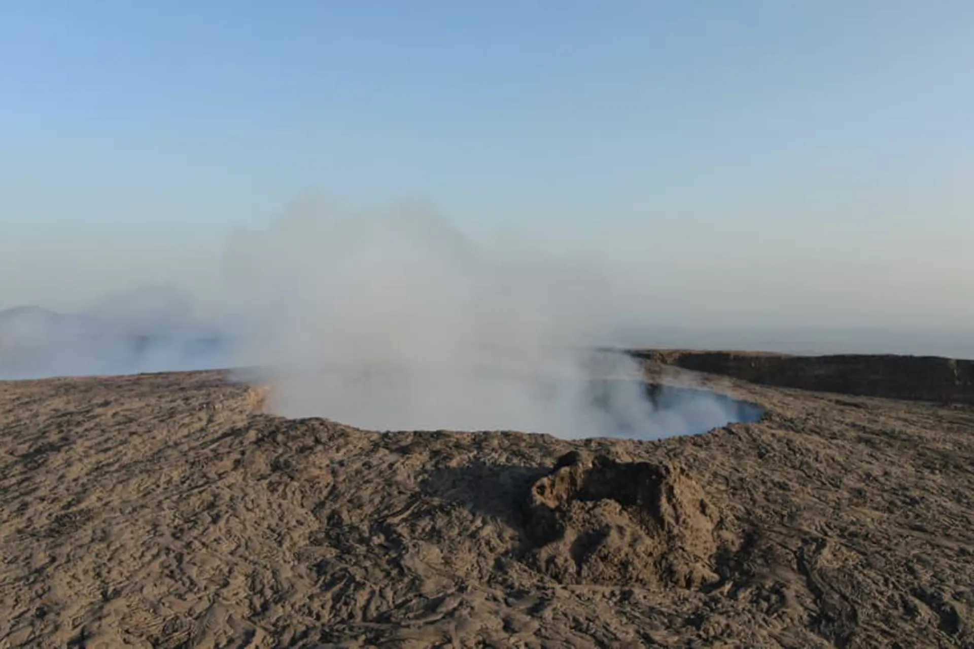 1764001324 67 بركان في إثيوبيا بيقوم بعد آلاف السنين وأعمدة الرماد وصلت